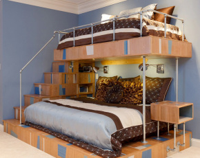 Bunk Beds w/ Stairs